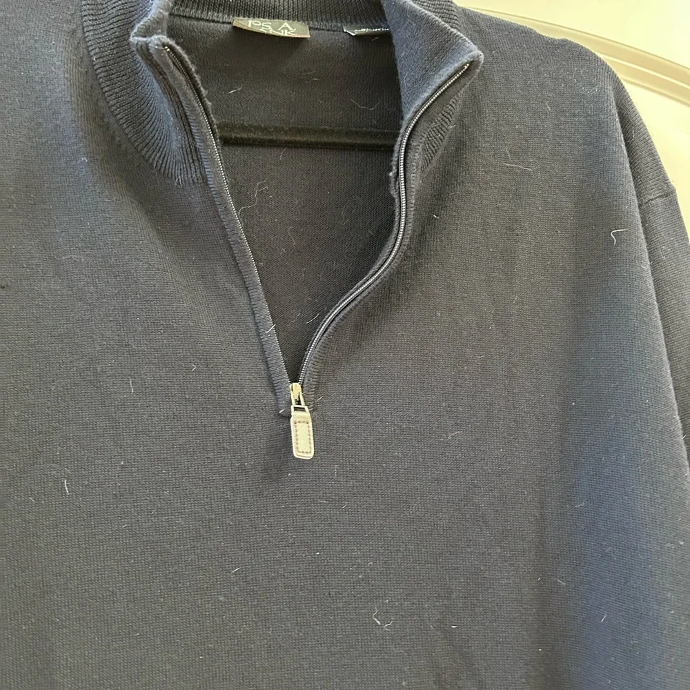 Jos A. Bank 100% merino Wool 1/4 zip mock neck pullover in black. EUC